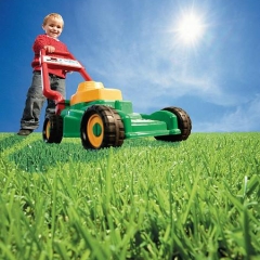Jongen met maaier lr_CMYK 450 x 375